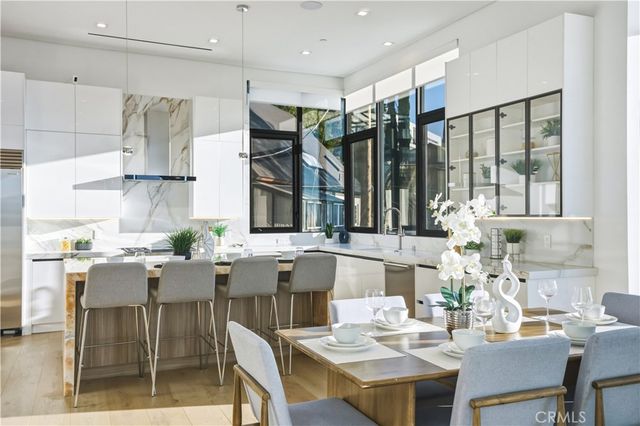 4016 Oakfield Drive, Sherman Oaks, CA 91423