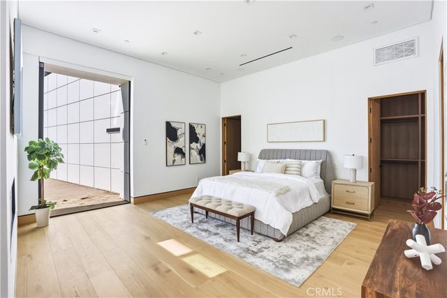4016 Oakfield Drive, Sherman Oaks, CA 91423