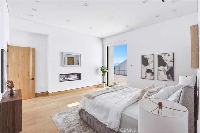 4016 Oakfield Drive, Sherman Oaks, CA 91423