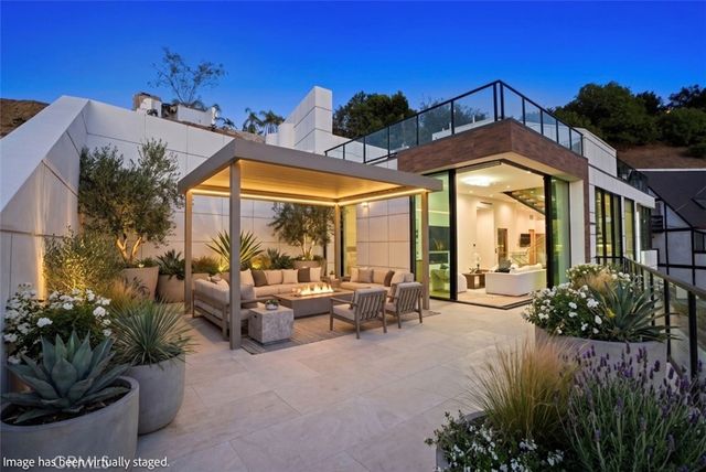 4016 Oakfield Drive, Sherman Oaks, CA 91423