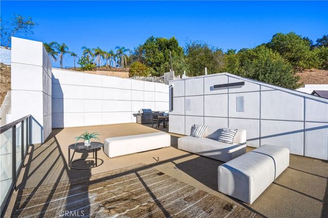 4016 Oakfield Drive, Sherman Oaks, CA 91423
