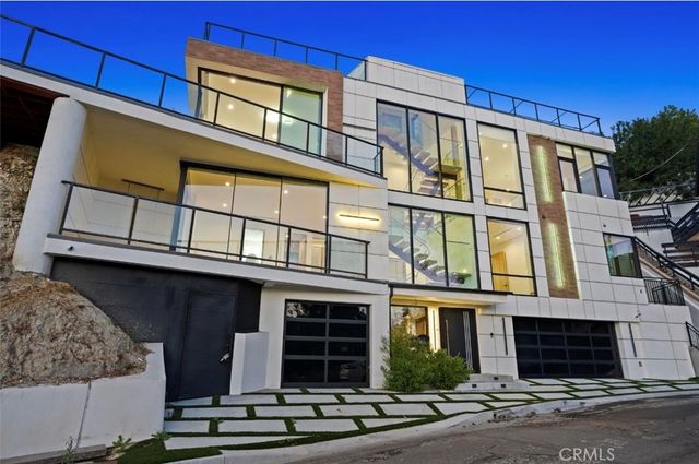 4016 Oakfield Drive, Sherman Oaks, CA 91423
