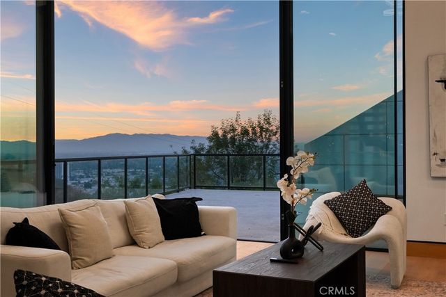 4016 Oakfield Drive, Sherman Oaks, CA 91423