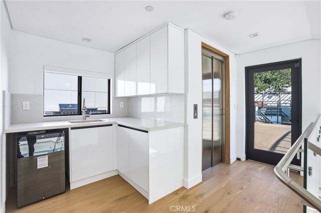 4016 Oakfield Drive, Sherman Oaks, CA 91423