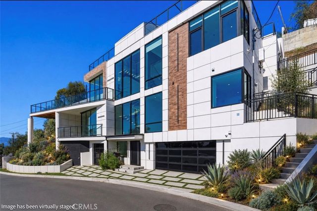 4016 Oakfield Drive, Sherman Oaks, CA 91423