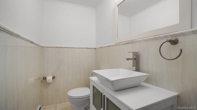 22 Marshall Lane, Westbury, NY 11590