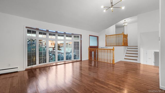 22 Marshall Lane, Westbury, NY 11590