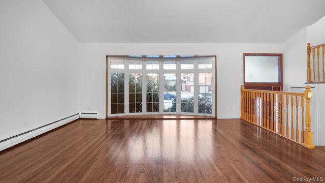 22 Marshall Lane, Westbury, NY 11590