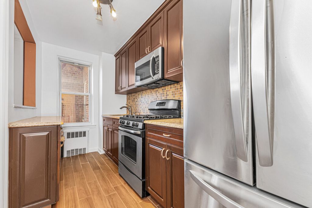 6714 108th St Apt 2G, New York City, NY 11375