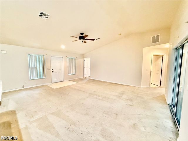2800 41st ST SW, Lehigh Acres, FL 33976