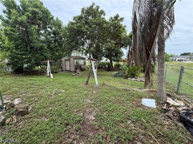 2800 41st ST SW, Lehigh Acres, FL 33976