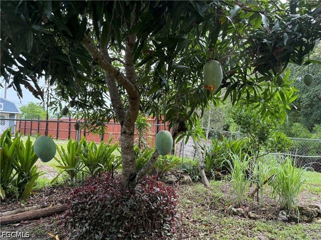 2800 41st ST SW, Lehigh Acres, FL 33976