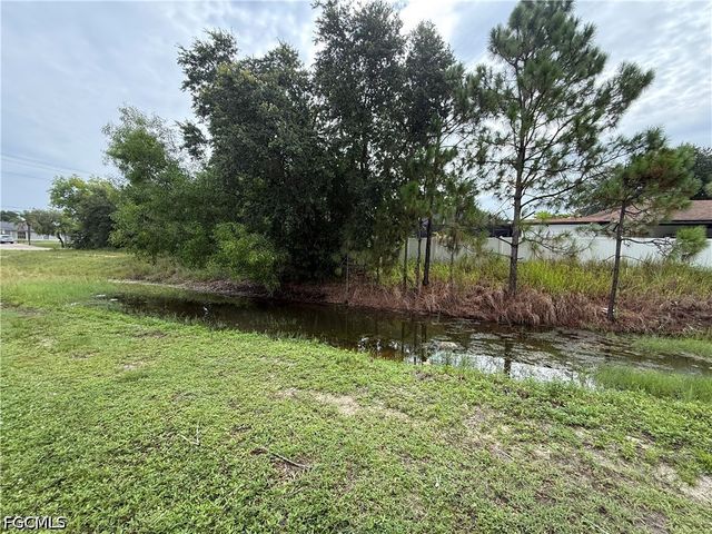 2800 41st ST SW, Lehigh Acres, FL 33976