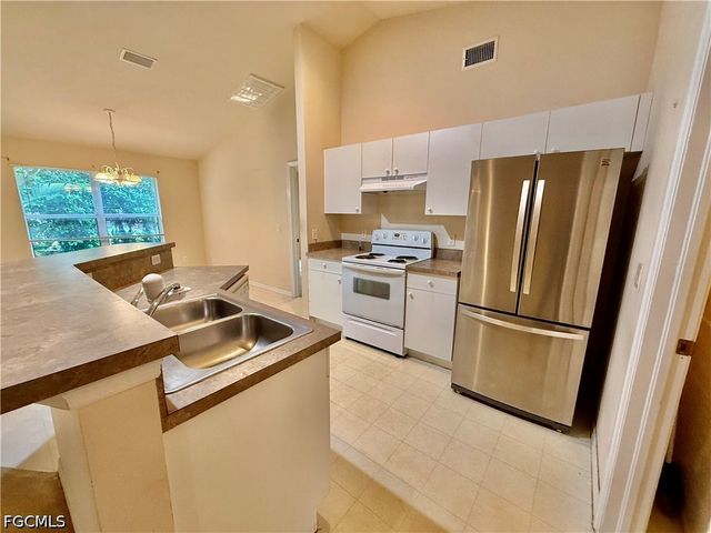 2800 41st ST SW, Lehigh Acres, FL 33976