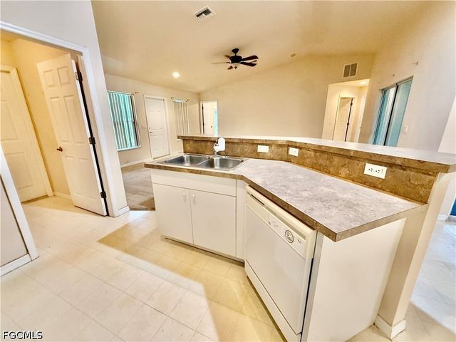 2800 41st ST SW, Lehigh Acres, FL 33976