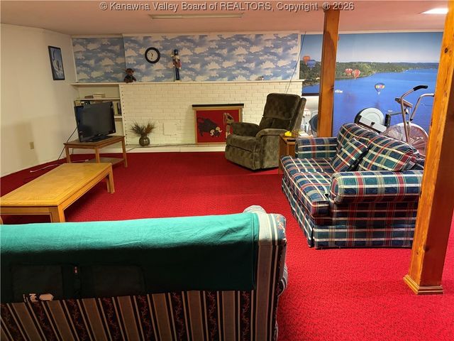 709 S Ritchie Avenue, Ravenswood, WV 26164