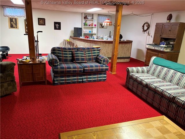 709 S Ritchie Avenue, Ravenswood, WV 26164