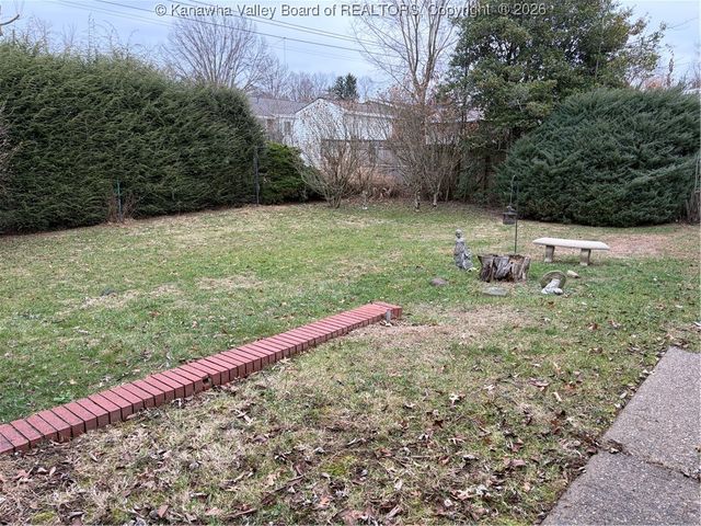 709 S Ritchie Avenue, Ravenswood, WV 26164