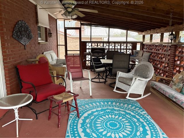 709 S Ritchie Avenue, Ravenswood, WV 26164