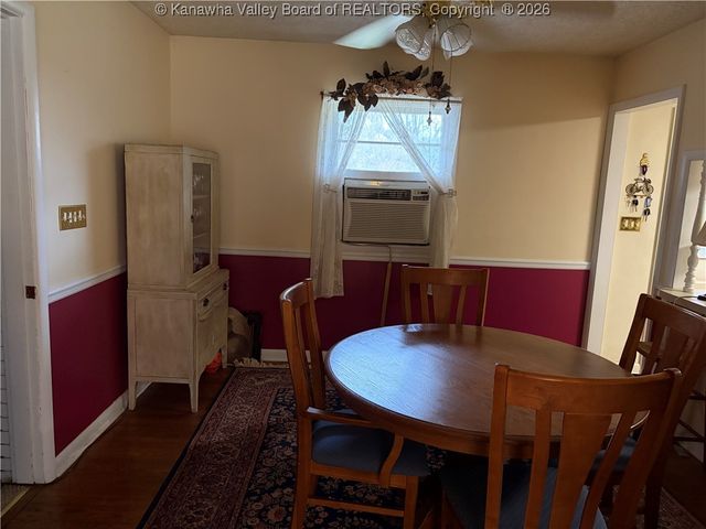 709 S Ritchie Avenue, Ravenswood, WV 26164