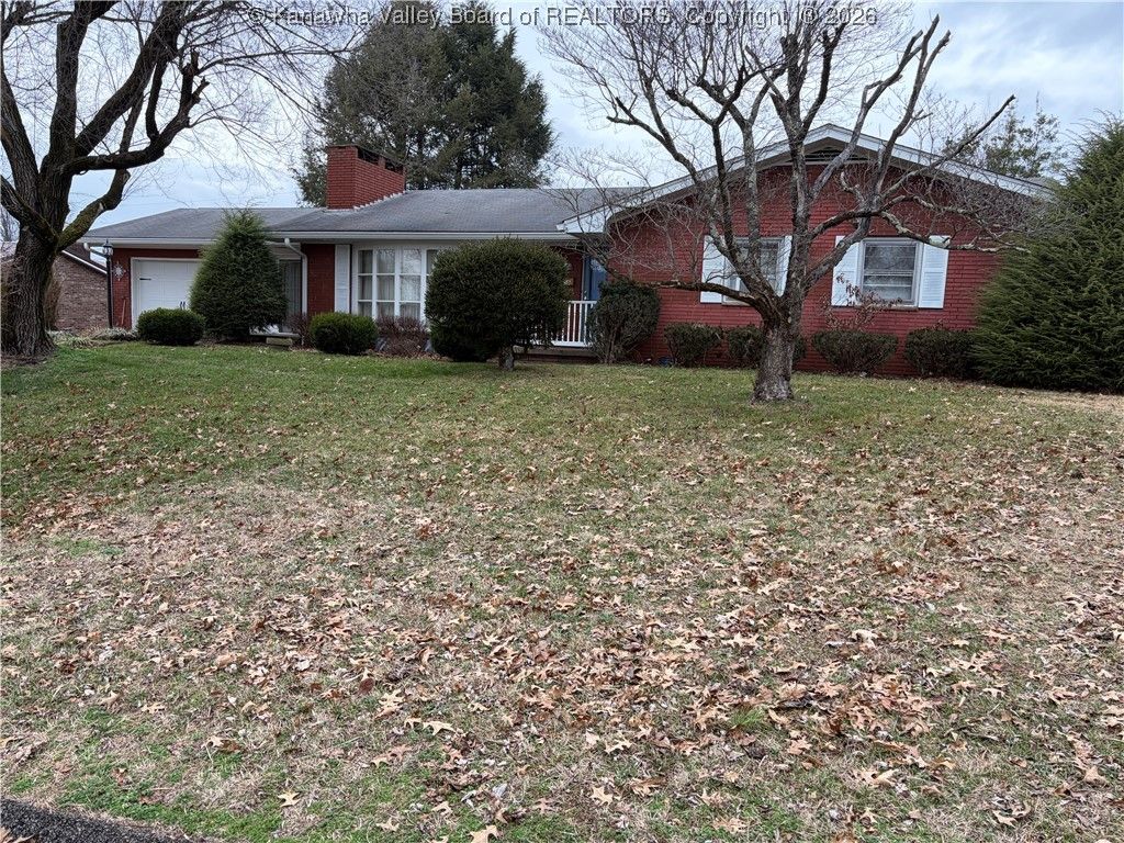 709 S Ritchie Avenue, Ravenswood, WV 26164