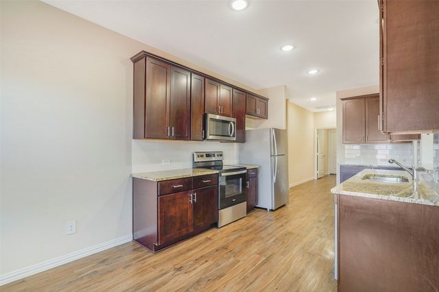 619 Excelsior Drive, Waxahachie, TX 75165