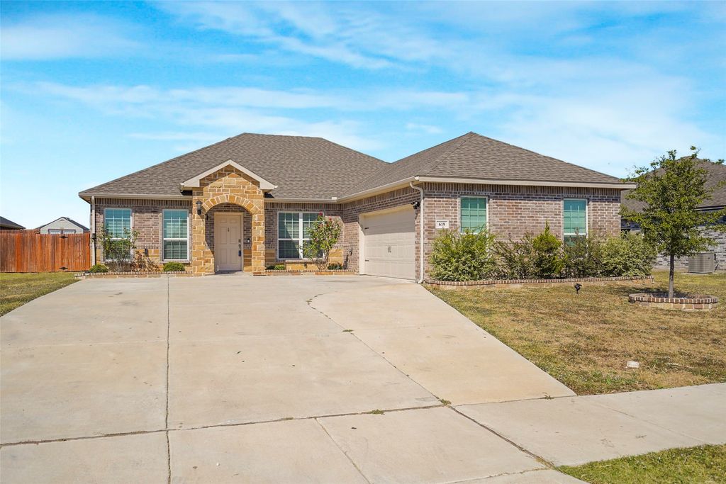 619 Excelsior Drive, Waxahachie, TX 75165