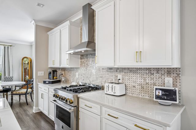 2033 Blackstone Dr, Hendersonville, TN 37075