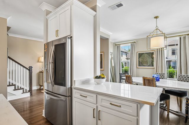 2033 Blackstone Dr, Hendersonville, TN 37075