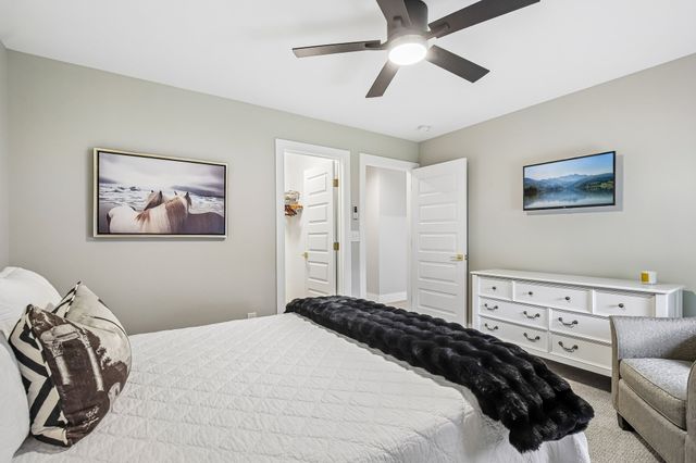 2033 Blackstone Dr, Hendersonville, TN 37075