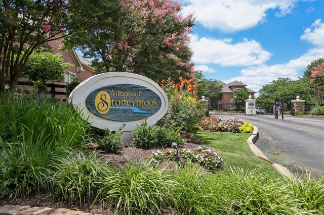 2033 Blackstone Dr, Hendersonville, TN 37075