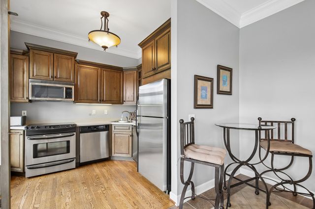 2033 Blackstone Dr, Hendersonville, TN 37075