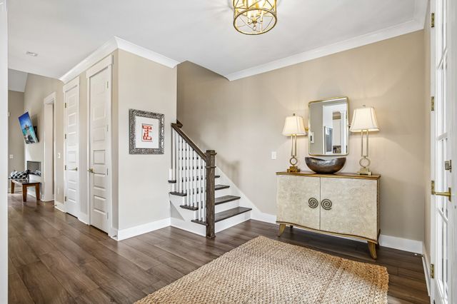 2033 Blackstone Dr, Hendersonville, TN 37075