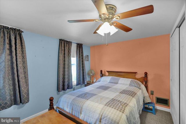 7 SEYFERT DR, Birdsboro, PA 19508
