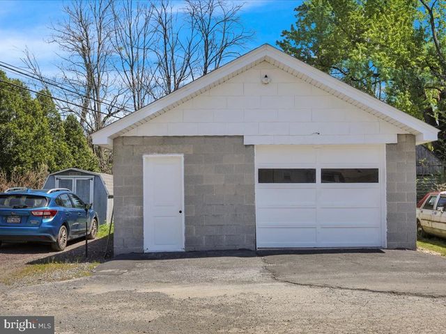 7 SEYFERT DR, Birdsboro, PA 19508