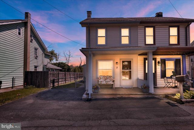 7 SEYFERT DR, Birdsboro, PA 19508