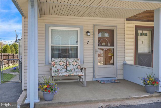 7 SEYFERT DR, Birdsboro, PA 19508