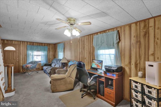 7 SEYFERT DR, Birdsboro, PA 19508
