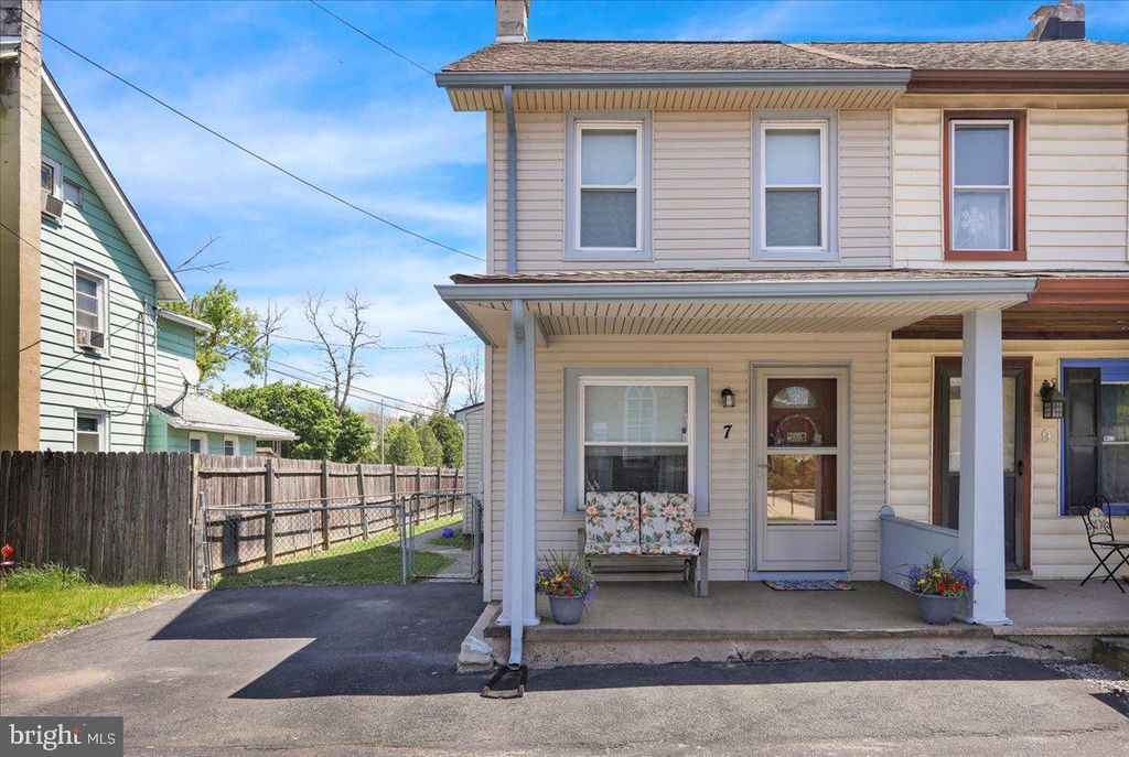 7 SEYFERT DR, Birdsboro, PA 19508