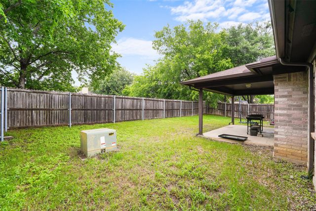 6117 Courtside Drive, Watauga, TX 76148
