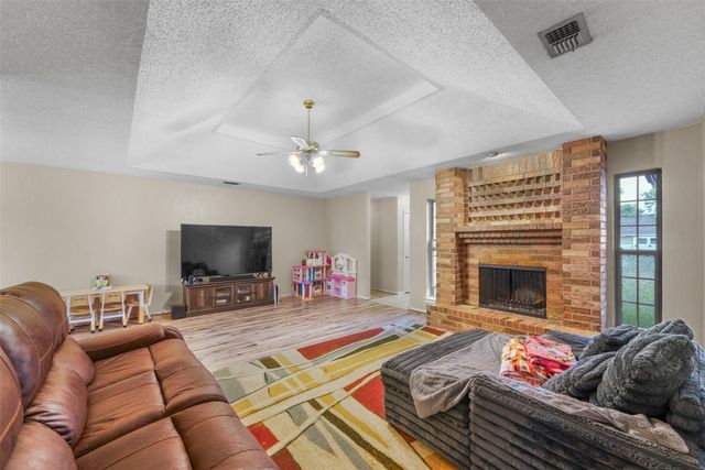 6117 Courtside Drive, Watauga, TX 76148