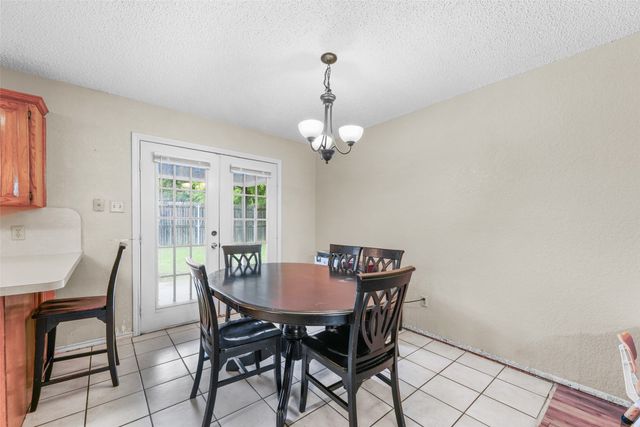 6117 Courtside Drive, Watauga, TX 76148