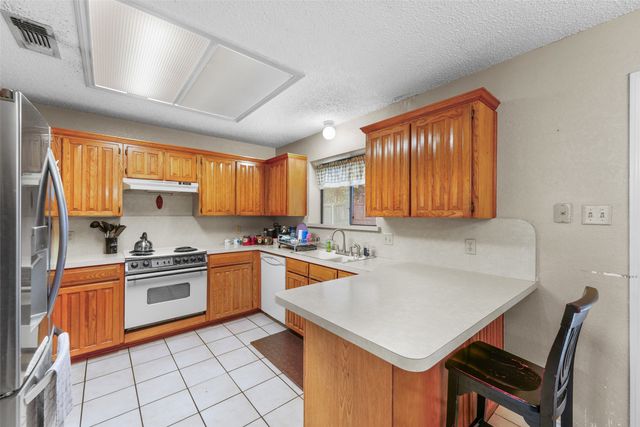 6117 Courtside Drive, Watauga, TX 76148