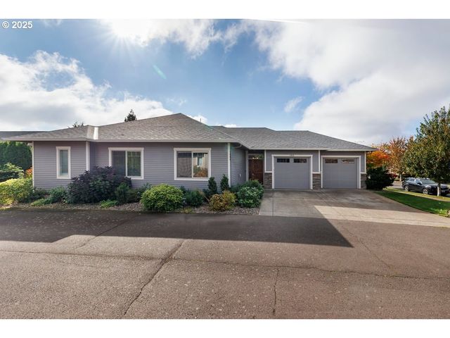 1586 MERIDIAN Dr, Woodburn, OR 97071