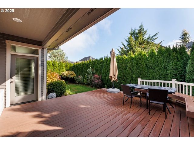 1586 MERIDIAN Dr, Woodburn, OR 97071