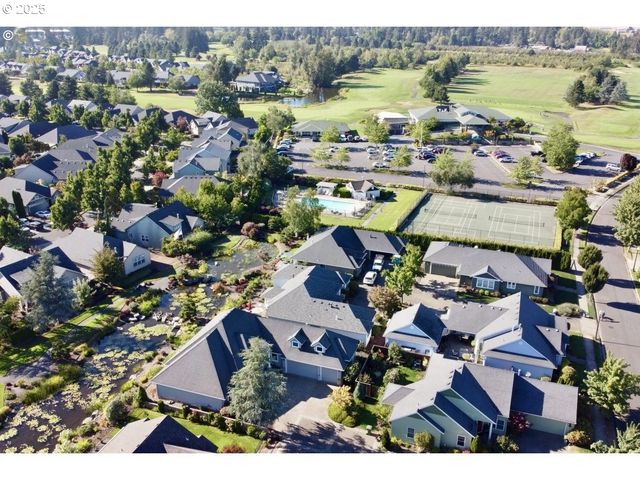 1586 MERIDIAN Dr, Woodburn, OR 97071