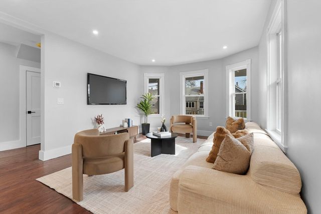 10 King Ter, Beverly, MA 01915