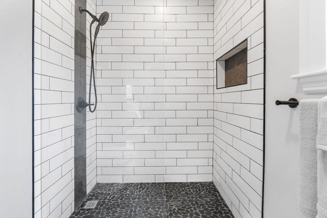 10 King Ter, Beverly, MA 01915