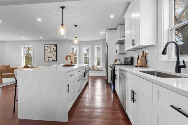 10 King Ter, Beverly, MA 01915