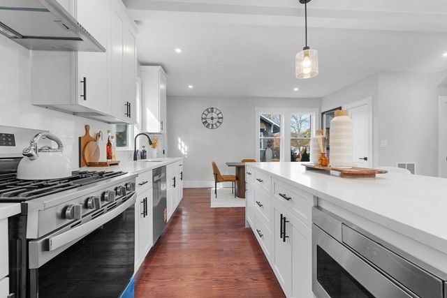 10 King Ter, Beverly, MA 01915